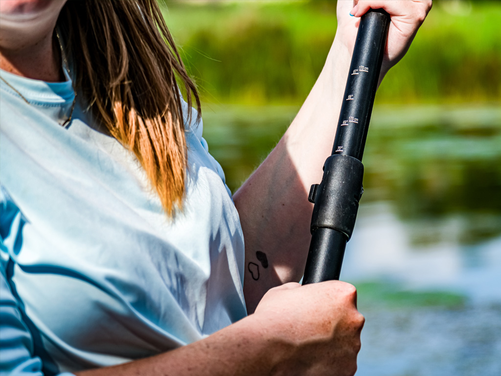 De paddle is gemakkelijk in te stellen qua lengte