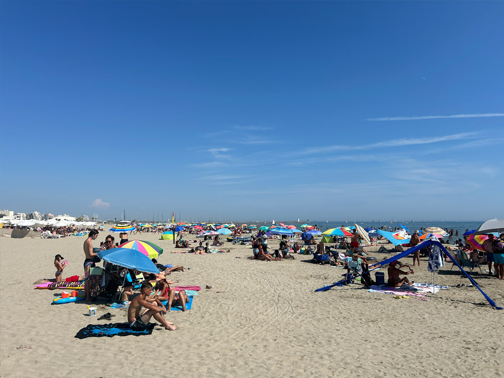 Het strand van La Grande-Motte is circa 7 km lang.